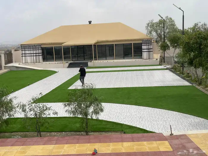 نجيل صناعي اخضر وملون 1