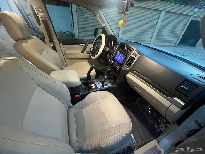 باجيرو خليجي فل كامل ممشى قليل شبة مخزن موديل 2017 للبيع 12