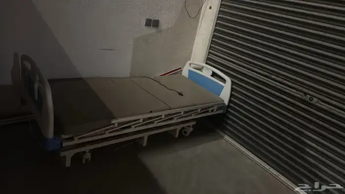 سرير طبي كهربائي 0