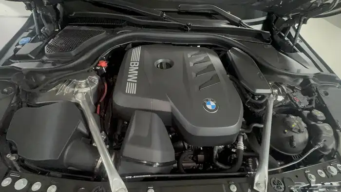 مملوكة لدي العصيمي قيد الشحن _BMW 520i MKIT بلاك أديشن_2025 24