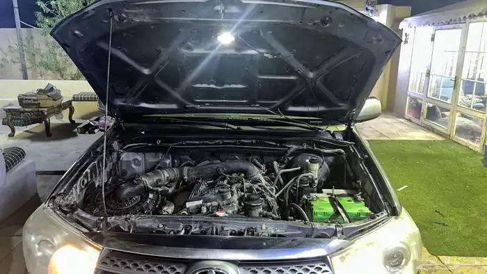 للبيع   فورتشنر موديل2010 0