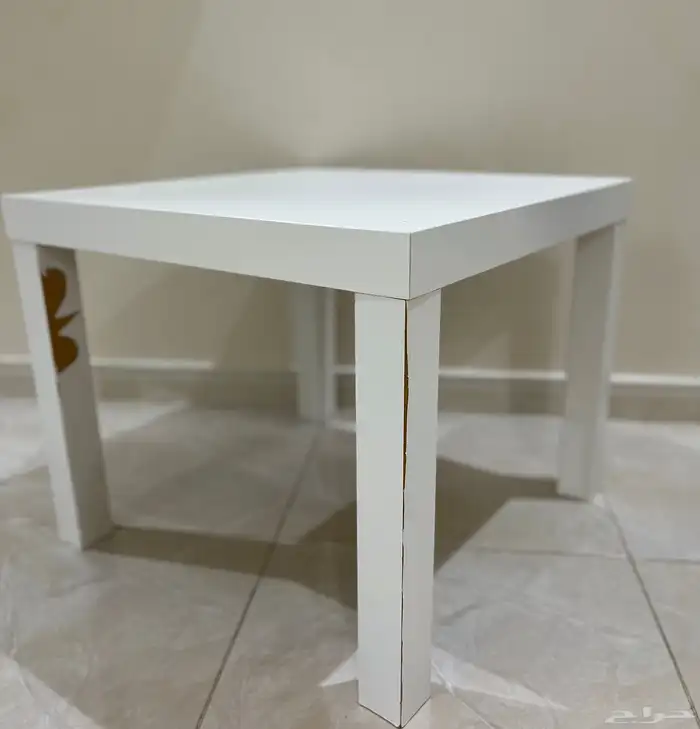 طاولة جانبية LACK من ايكيا باللون الأبيض- Table 1