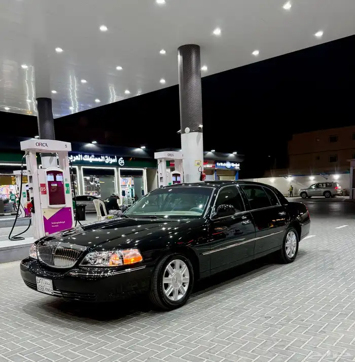 لينكون تاون كار لارج L ( مخزن 95الف ) سعودي 2011 بدي وكالة 85