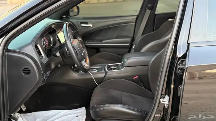 تشارجر 2023 RT للبيع 15