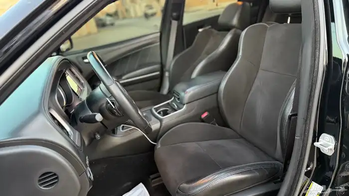 تشارجر 2023 RT للبيع 16