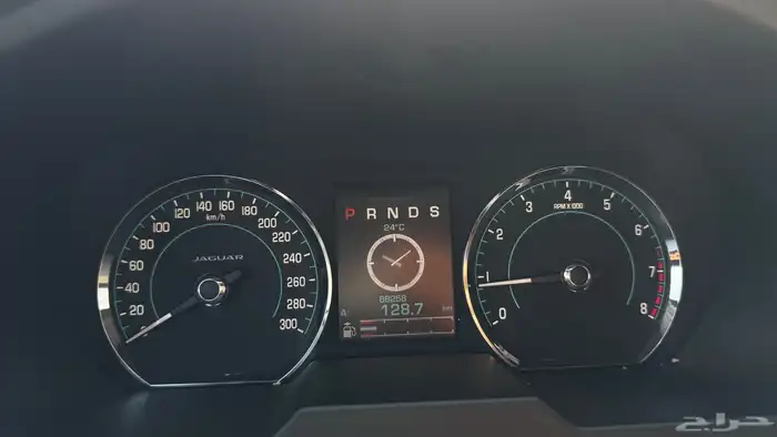 جاكوار XF 2014   تجمع بين الفخامة  القوة  والأناقة 11