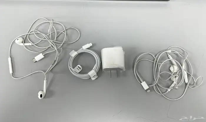 ابل راس شاحن و سلك شاحن و سماعات اصلي فقط للبيع 0