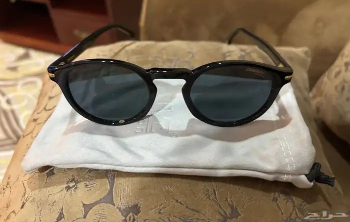 نظارة شمسية ماركة كاريرا 0