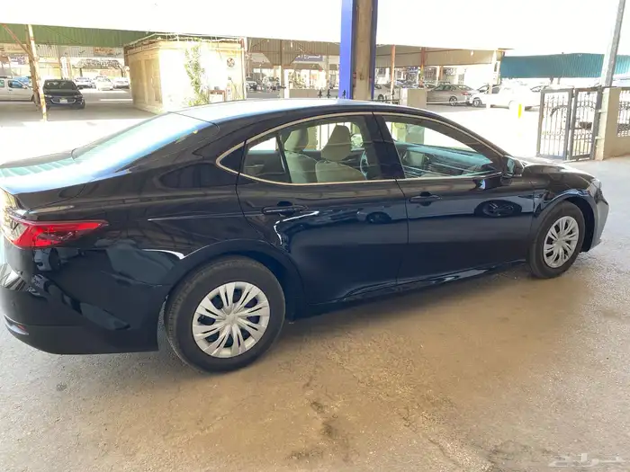 تويوتا كامرى E موديل 2025 ممشى 37 ألف كيلو متر 4