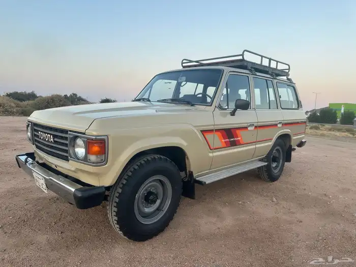 لاندكروزر صالون 1984 مخزن (للمشاهدة والمتعة فقط) 0