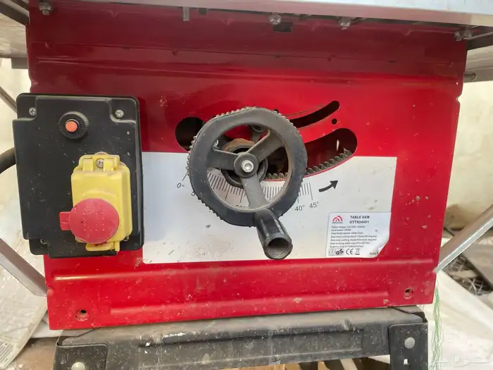 منشار طاولة كامل اغراضه شبه جديد 0