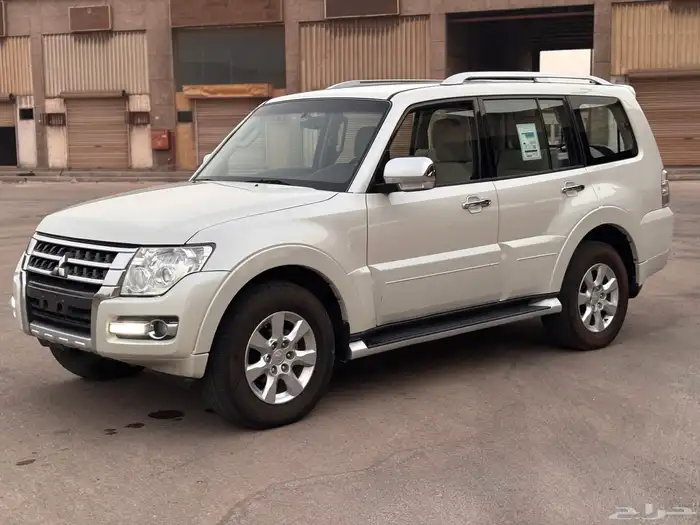 ميتسوبيشي باجيرو GLS 2022 1