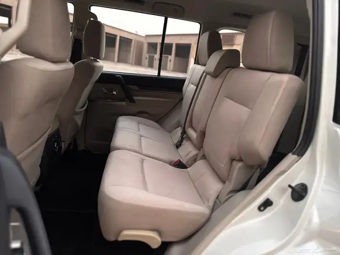 ميتسوبيشي باجيرو GLS 2022 29