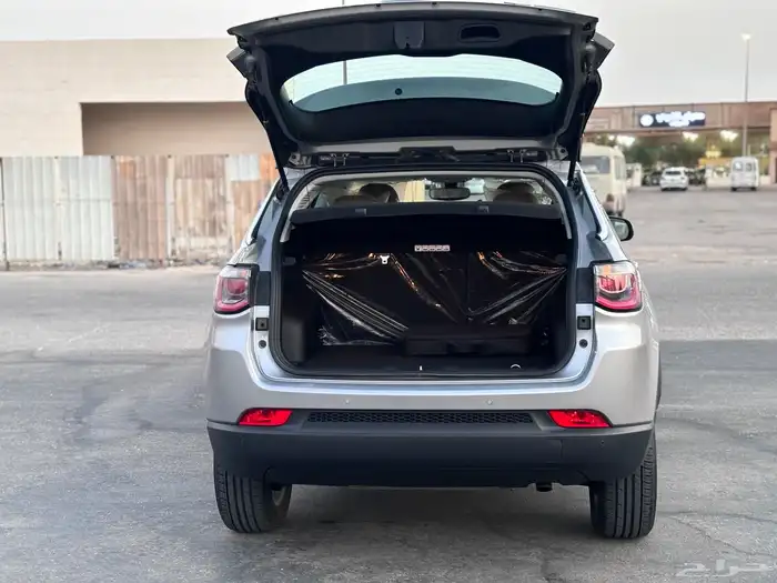 جيب jeep كومباس 2020 عداد 10 الف 14