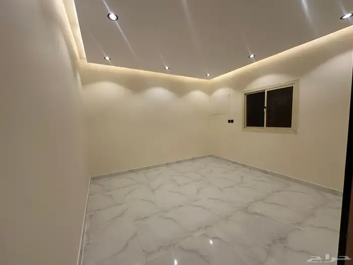 شقه للبيع حي البوادي 4 غرف وصاله وسطح من 440الف 9