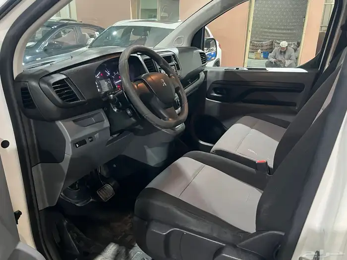 بيجو اكسبيرت 2019 ديزل اوتماتيك عداد 90 الف 13