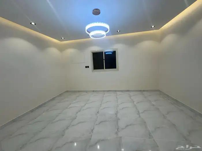 شقه للبيع حي البوادي 4 غرف وصاله وسطح من 440الف 0