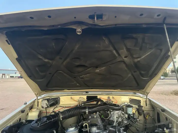 لاندكروزر صالون 1984 مخزن (للمشاهدة والمتعة فقط) 51