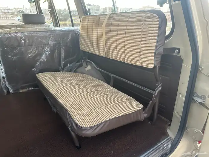 لاندكروزر صالون 1984 مخزن (للمشاهدة والمتعة فقط) 28