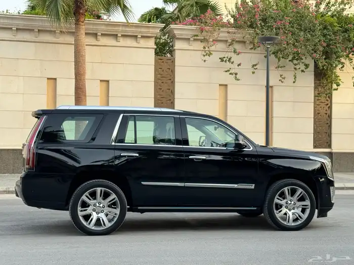 كاديلاك اسكاليد موديل 2018 بحاله الوكاله 18