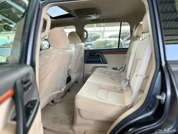 تويوتا  لاندكروزر   2013 6 سلندر 12