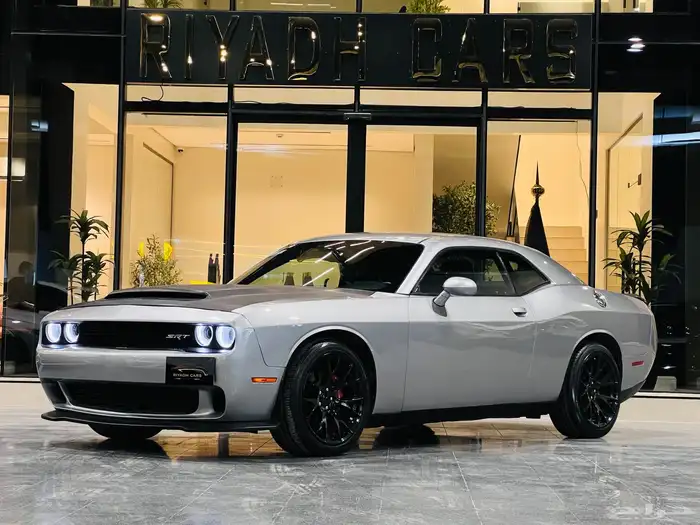 دودج تشالنجر 2015 V6 ( بحاله ممتازه) 2