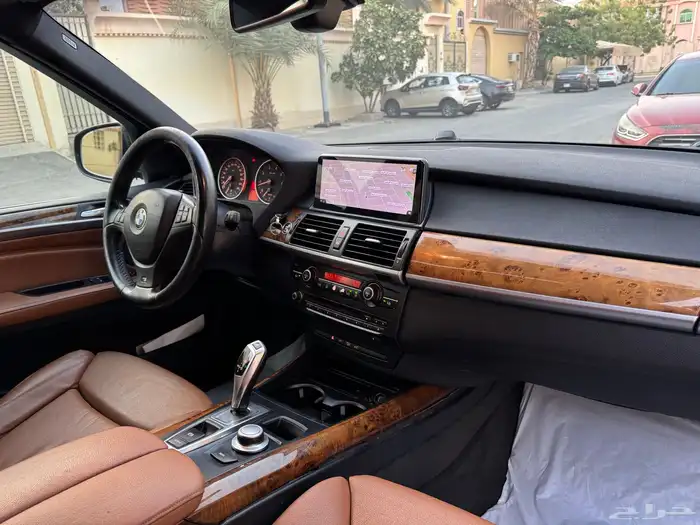 للبيع بي ام دبليو X5 موديل 2009 كت M ممشى قليل 19