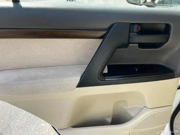 تويوتا جى اكس ار رقم 1 بنزين موديل 2021 10