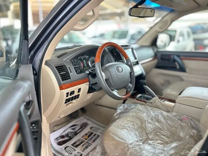 تويوتا  لاندكروزر   2013 6 سلندر 9