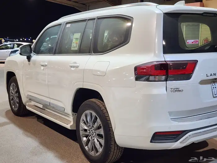 تيوتا لاند كروزر اصفار2025 2