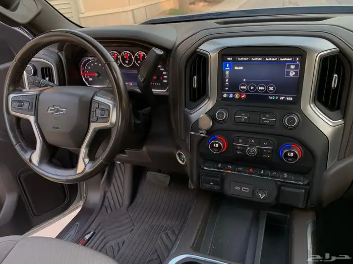 شفروليه سلفرادو تريل بوس موديل 2021 بحالة الوكاله 35