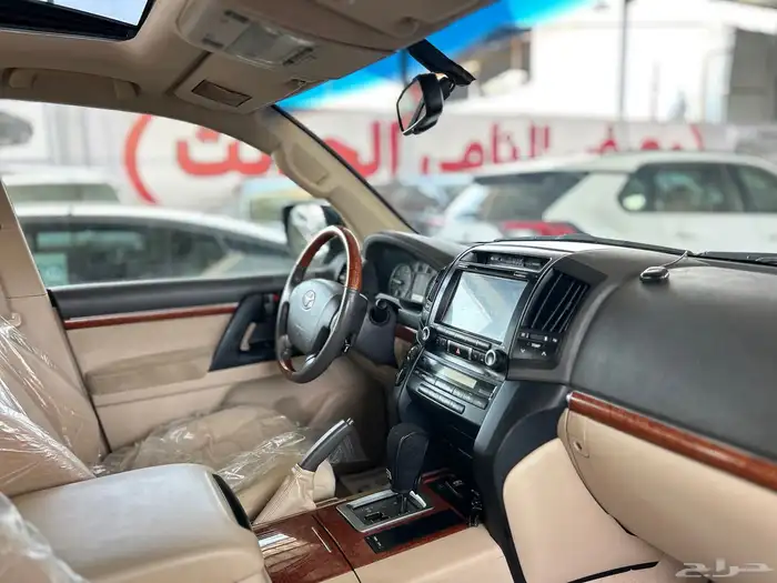 تويوتا  لاندكروزر   2013 6 سلندر 19