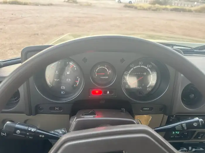 لاندكروزر صالون 1984 مخزن (للمشاهدة والمتعة فقط) 12