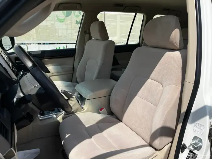 تويوتا جى اكس ار رقم 1 بنزين موديل 2021 7