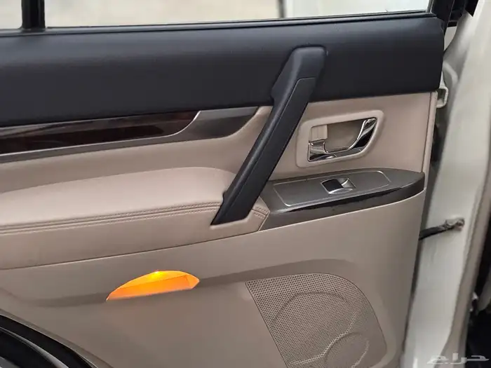 ميتسوبيشي باجيرو GLS 2022 27