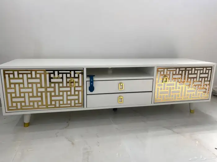 طاوله كنب مع 4تقديم  طاوله ارضيه مع 8قطع تقديم  طاوله شاشه 2