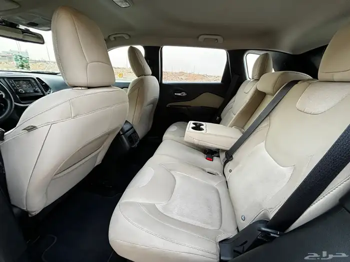 جيب شيروكي 2016 بدي وكاله سيورت 13