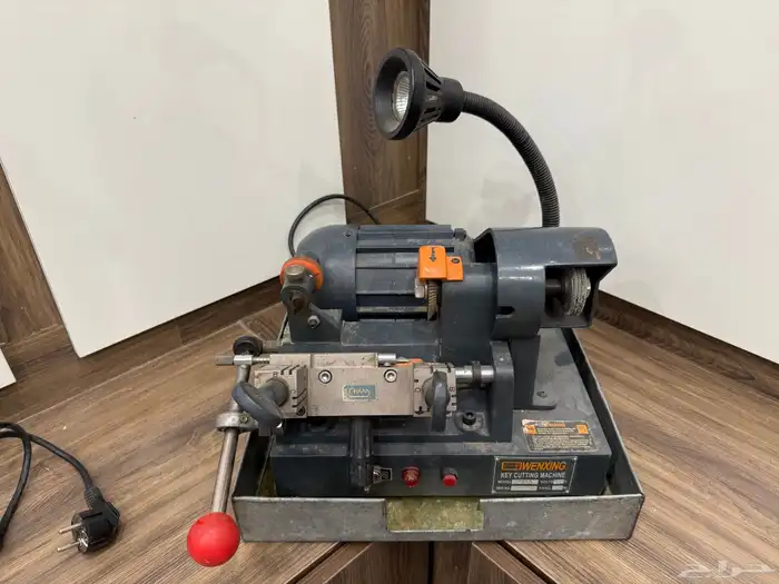 مكاين نسخ مفاتيح 8