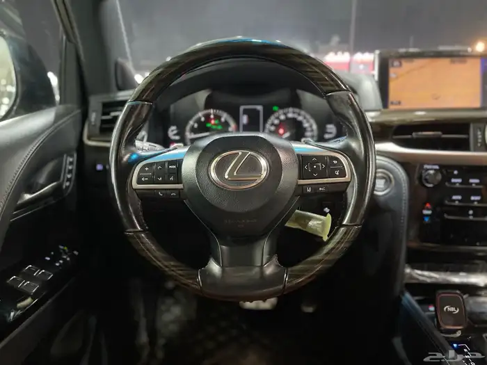 لكزس LX570 2020 بلاك أديشن 12