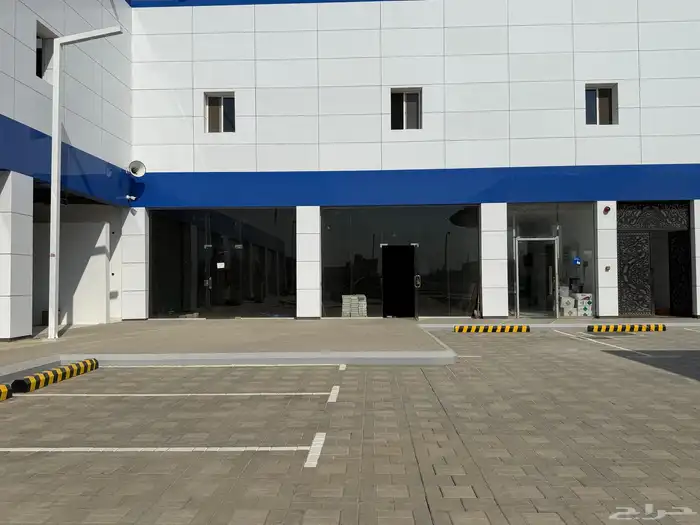 محطة بنزين بها محلات تجارية 7