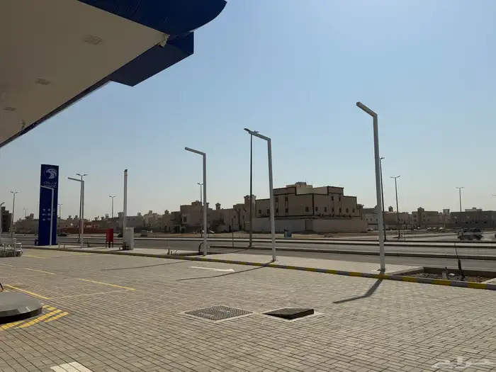محطة بنزين بها محلات تجارية 9