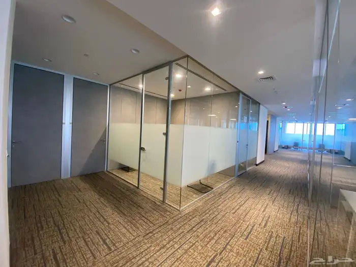 قواطع مكاتب زجاج مكاتب 4