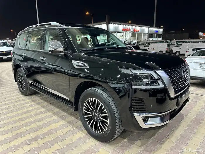 نيسان باترول بلاتينيوم موديل 2023 فل كامل نظيف جدآ 2