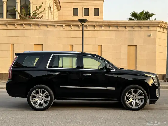 كاديلاك اسكاليد موديل 2018 بحاله الوكاله 20