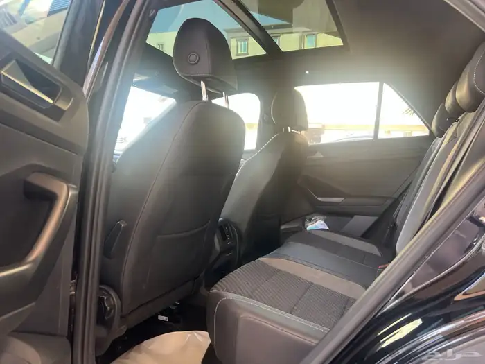 تي روك فل كامل 2021 R Line صيانات وكالة مالك اول 9