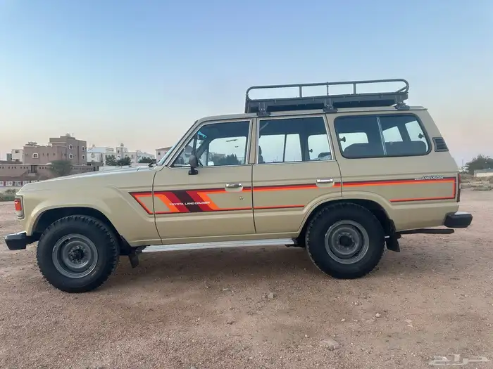 لاندكروزر صالون 1984 مخزن (للمشاهدة والمتعة فقط) 7