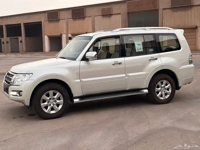 ميتسوبيشي باجيرو GLS 2022 47