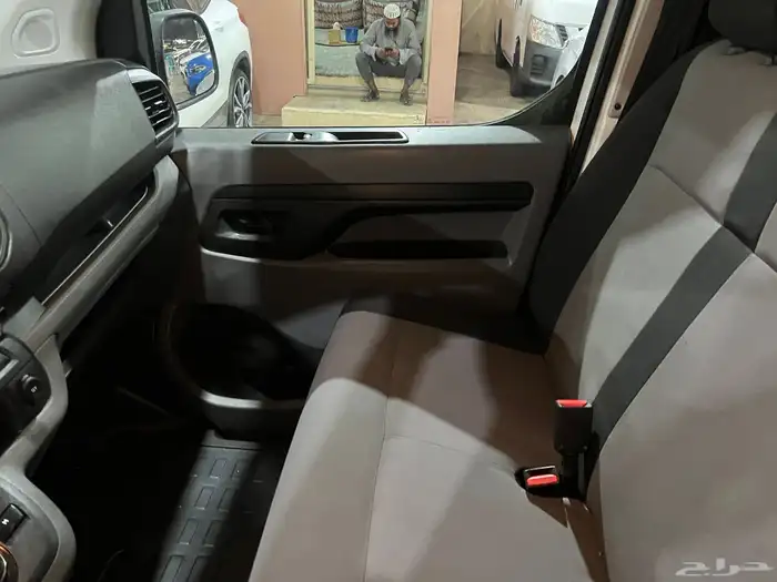 بيجو اكسبيرت 2019 ديزل اوتماتيك عداد 90 الف 17