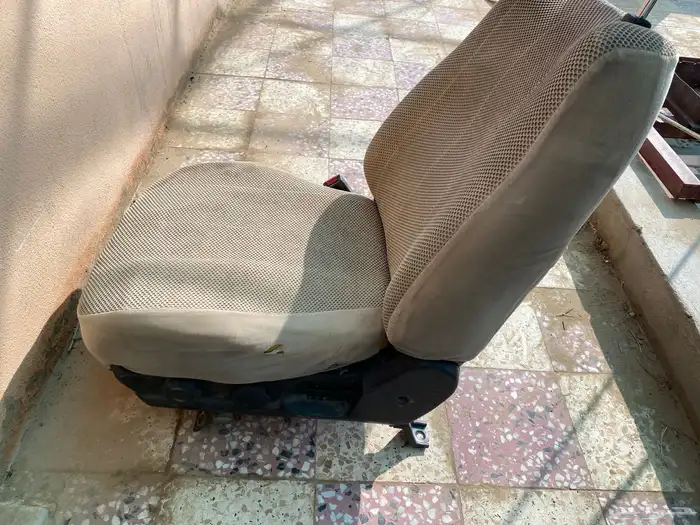 كرسي نيسان باثفندر 1