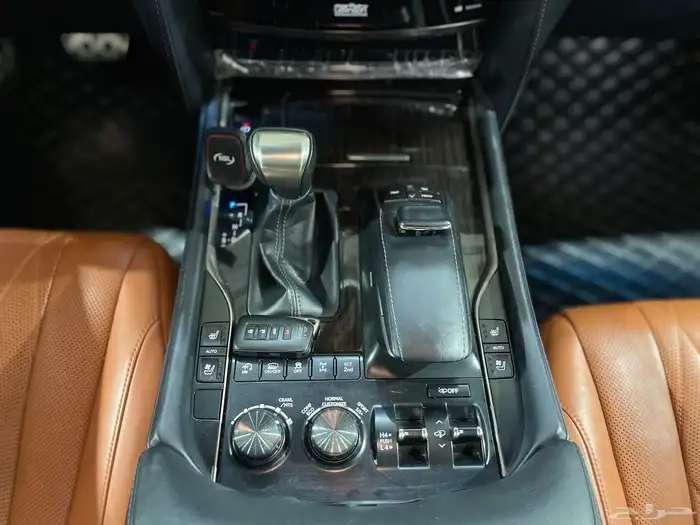 لكزس LX570 2020 بلاك أديشن 11